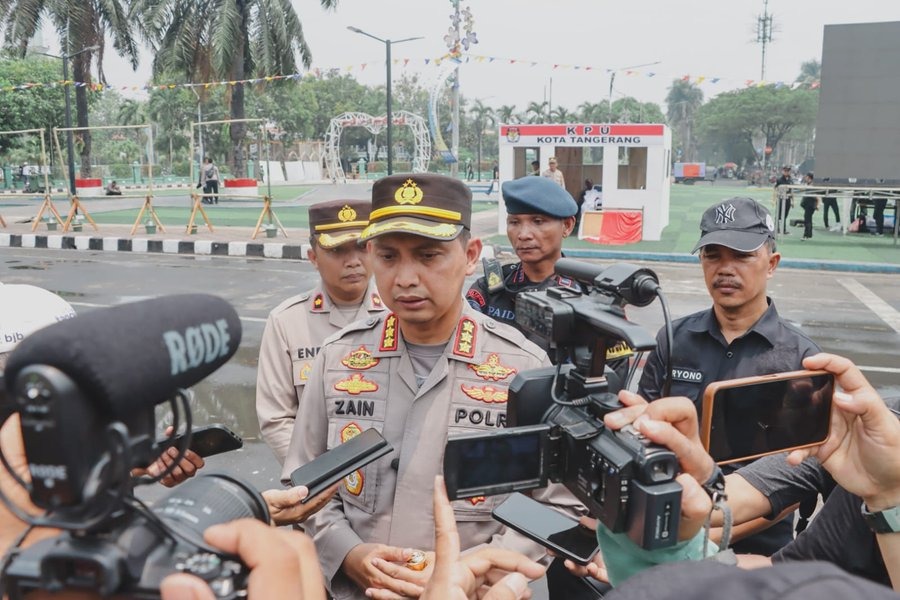 Warga Teluknaga Mengamuk! Belasan Truk Tanah Dirusak, Polisi Jadi Sasaran Amuk Massa